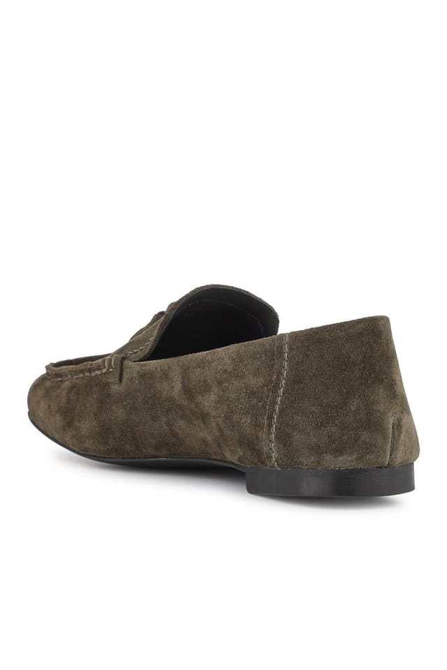 Jones Bootmaker Jones Bootmaker Women's Lucee Tasselled Leather Loafers in Olive - 3