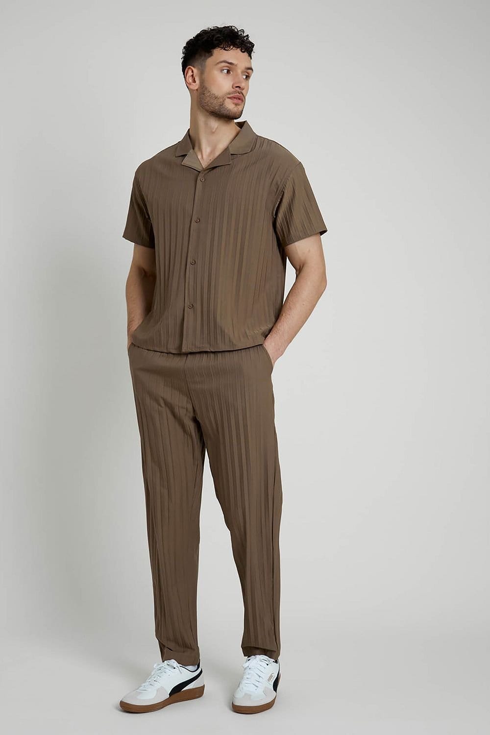 Native Youth Native Youth Men's Pleated Tapered Leg Elasticated Trousers in Taupe - 4