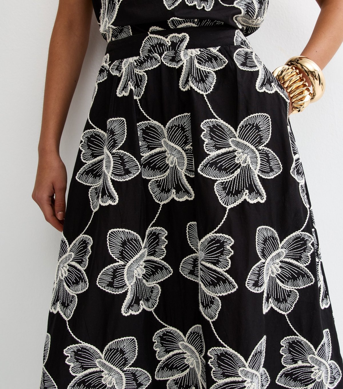 New Look Women's Black Cornelli Embroidered Midi Skirt New Look - 3