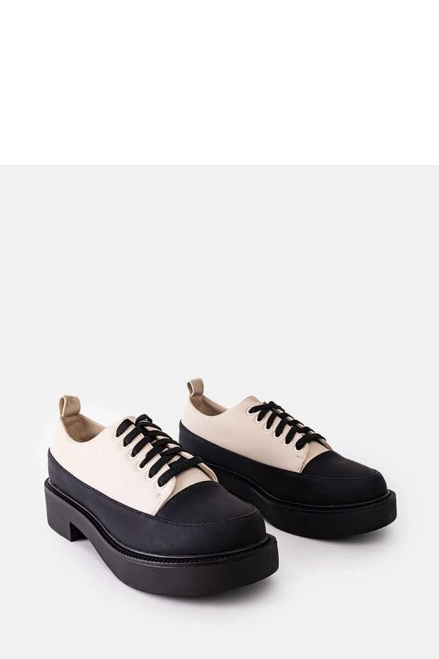 Love Lace Love Lace Women's Elegant Lace Up Flat Heeled Shoes for Summer Walks Daily in Beige - 2