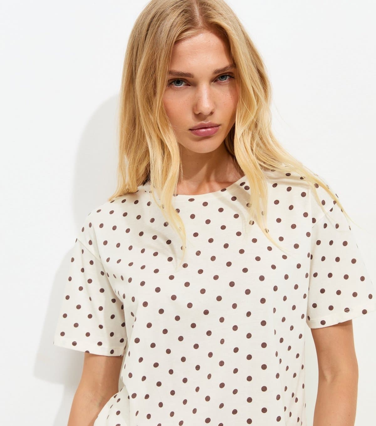 New Look Women's Cream Cotton Spot Print Easy T-Shirt New Look