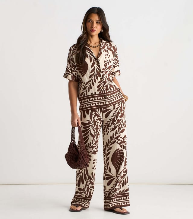 Gini London Women's Brown Border Print Shirt Gini London New Look - 2