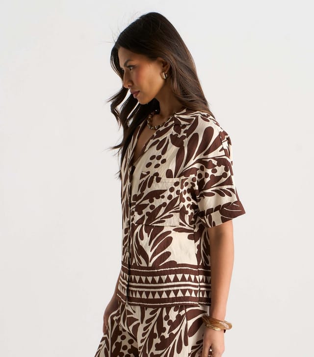 Gini London Women's Brown Border Print Shirt Gini London New Look - 3