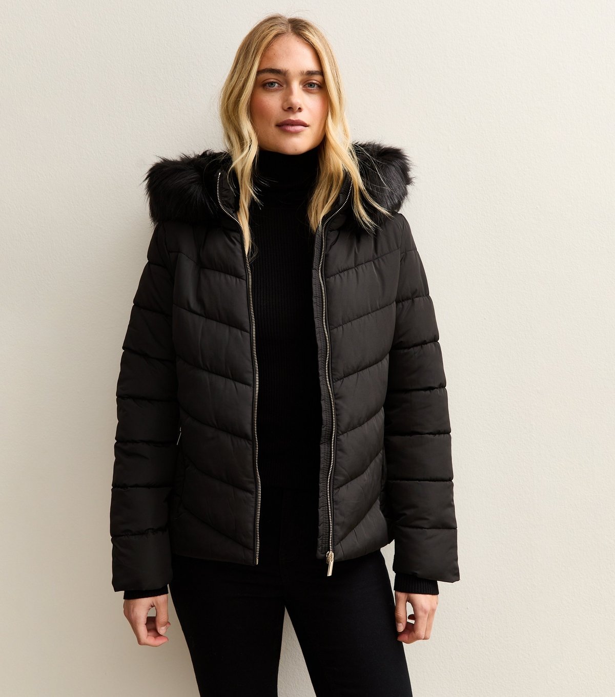 New Look Women's Black Hooded Faux Fur Trim Padded Jacket New Look - 2