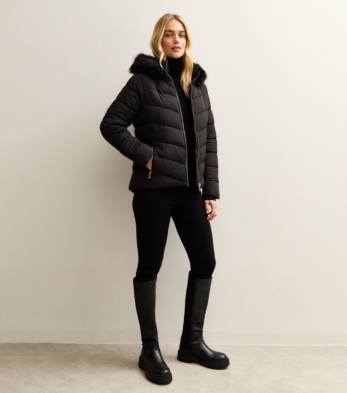 New Look Women's Black Hooded Faux Fur Trim Padded Jacket New Look - 3