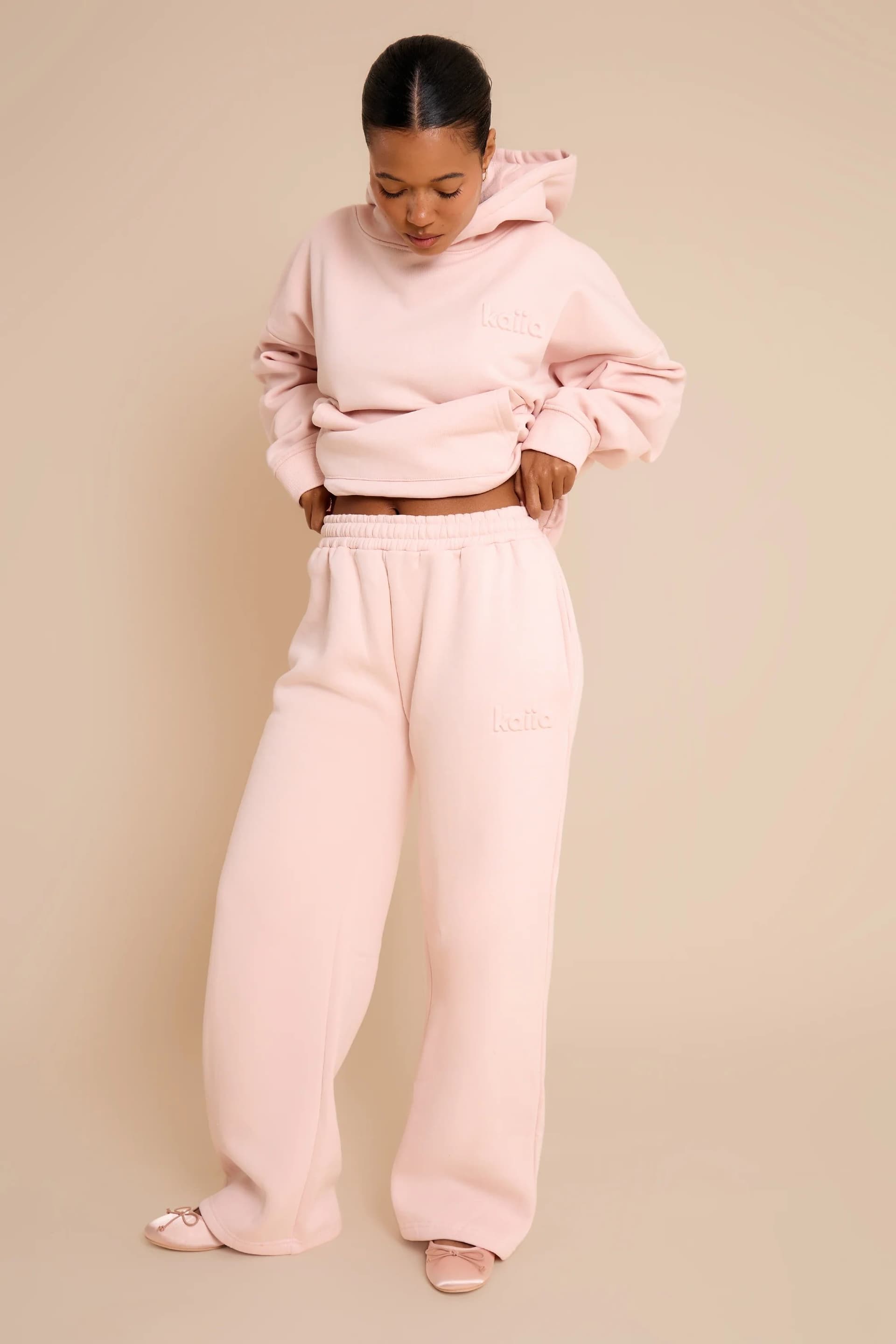 Kaiia Kaiia Embossed Studio Wide Leg Joggers in Baby Pink
