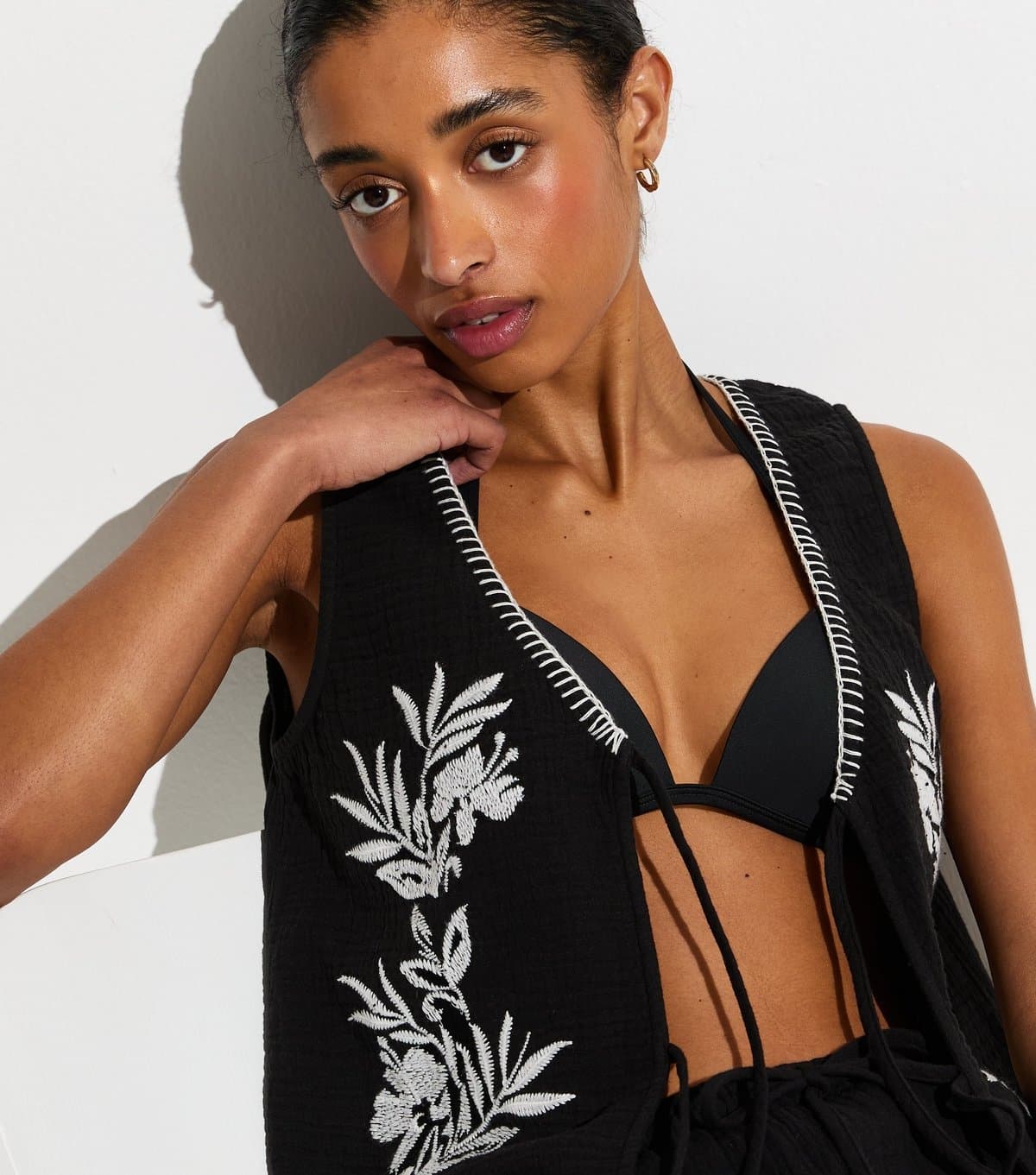 New Look Women's Black Palm Embroidered Waistcoat New Look