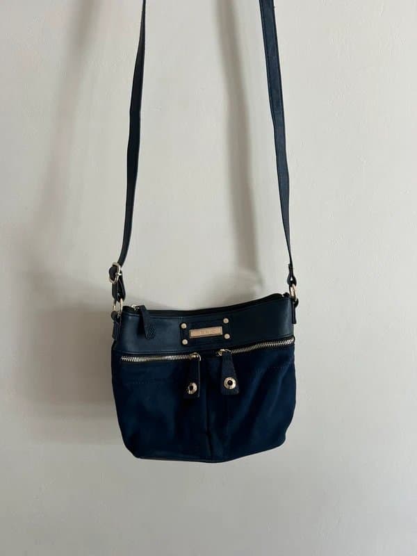 River Island 💙 River Island Navy Blue Shoulder Bag Gold Hardware Everyday Chic