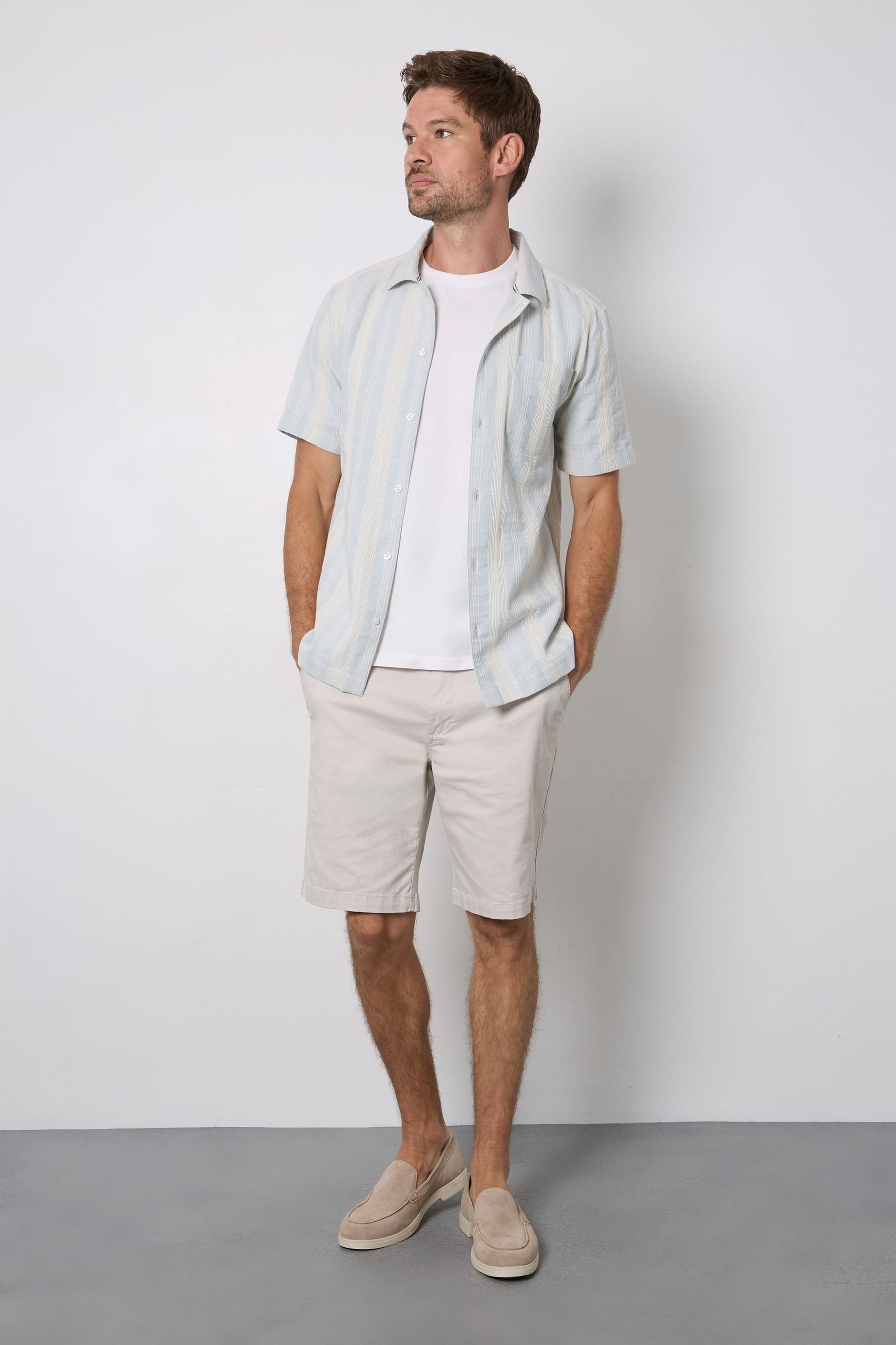 Maine Maine Men's Light Blue Textured Stripes Revere Short Sleeve Shirt - 4