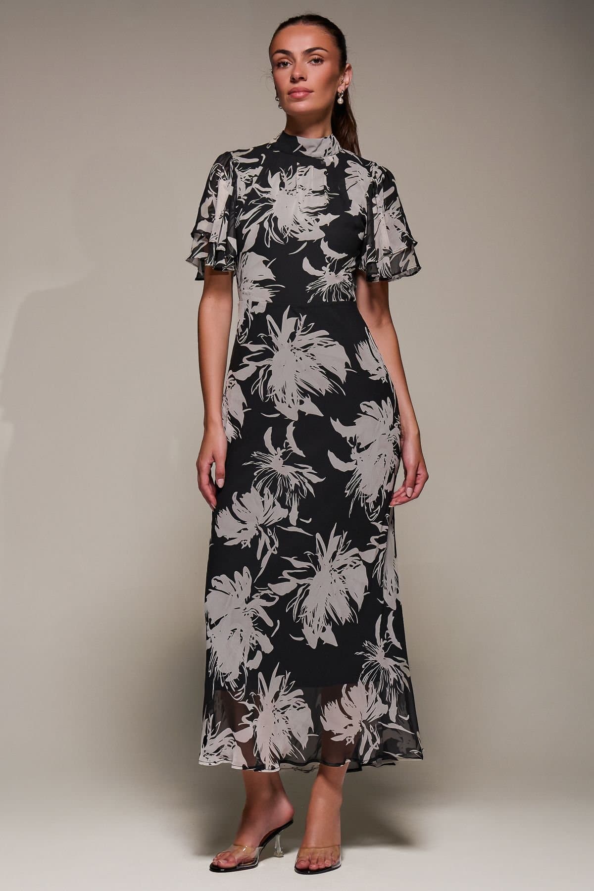 Jolie Moi Jolie Moi Women's High Neck Angel Sleeve Chiffon Maxi Dres in Black