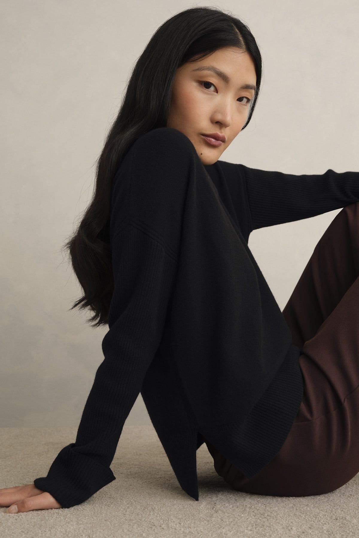 Hobbs London Women's Darla Jumper in True Black