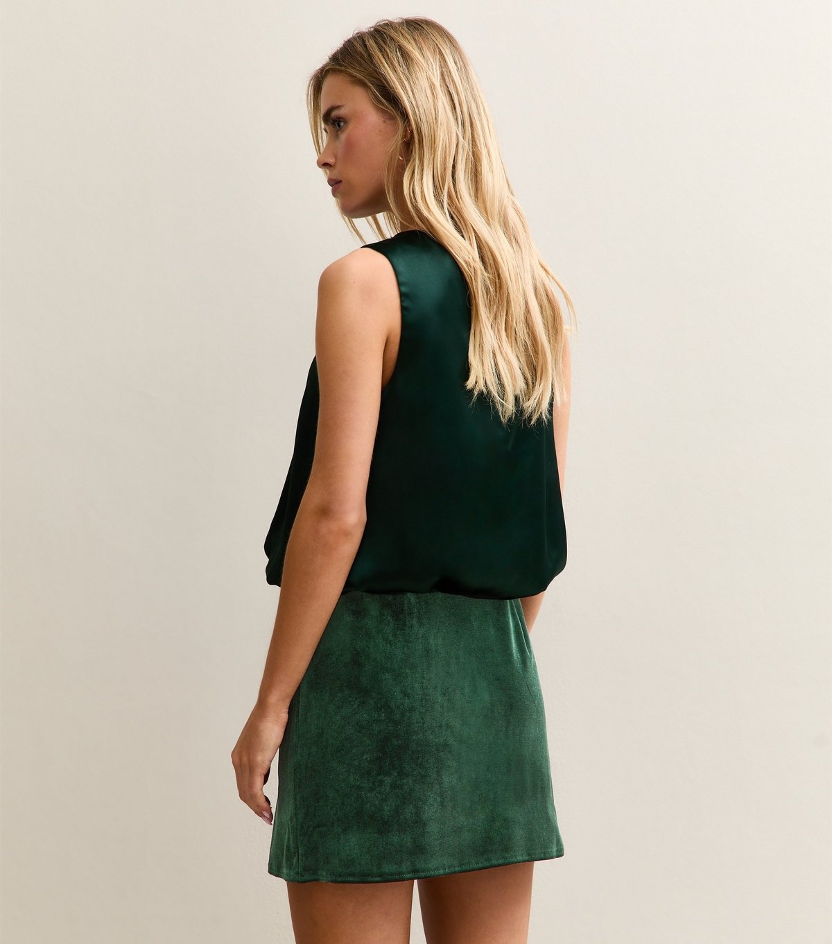 New Look Women's Petite Dark Green Velvet Split Mini Skirt New Look - 4