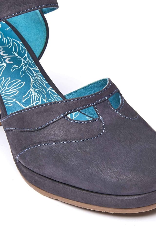Moshulu Moshulu Women's 'Hazumi' Chunky Heeled Shoes in Navy - 3