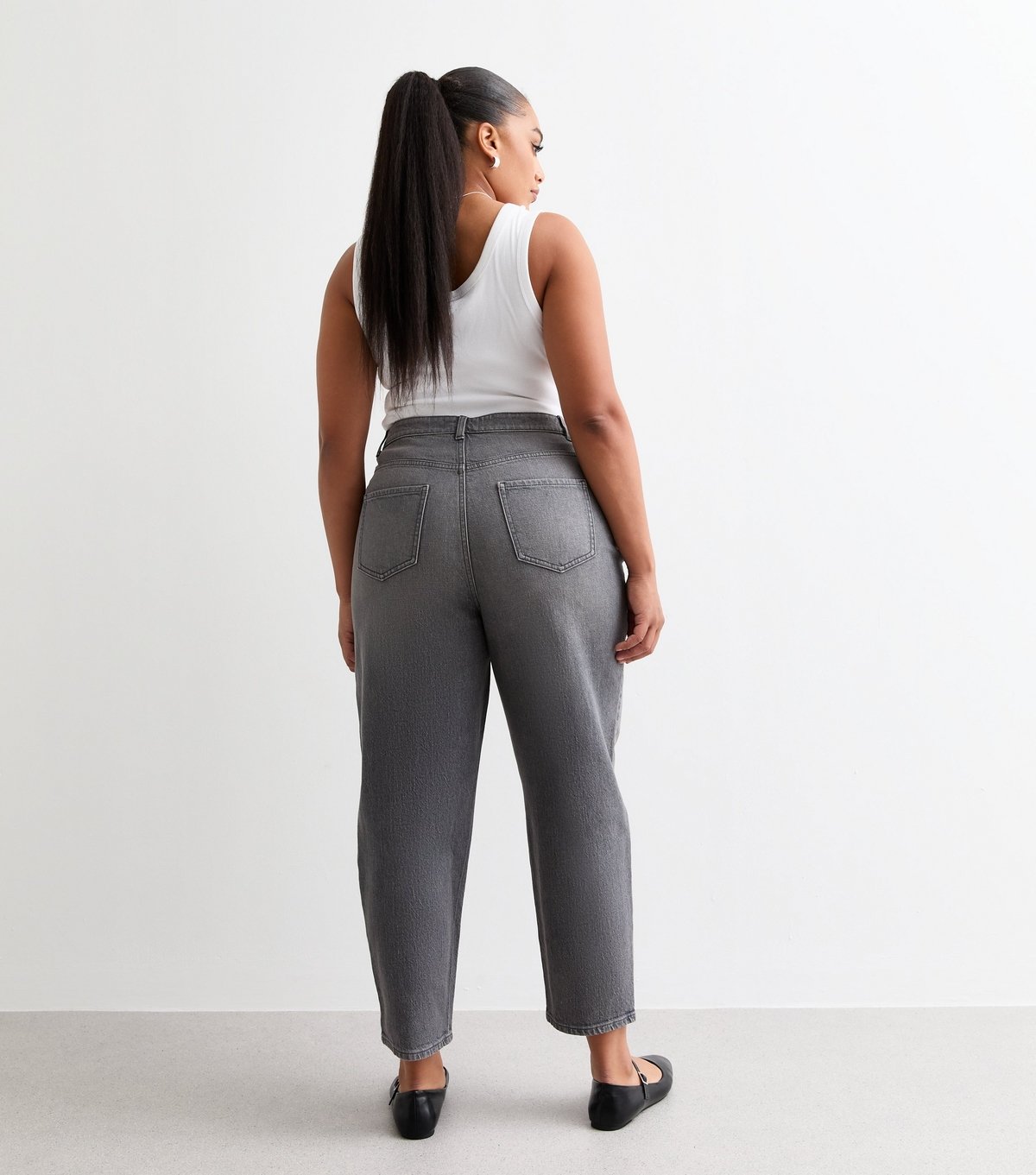 New Look Women's Plus Size Grey High Waist Tapered Mom Jeans Curves New Look - 4