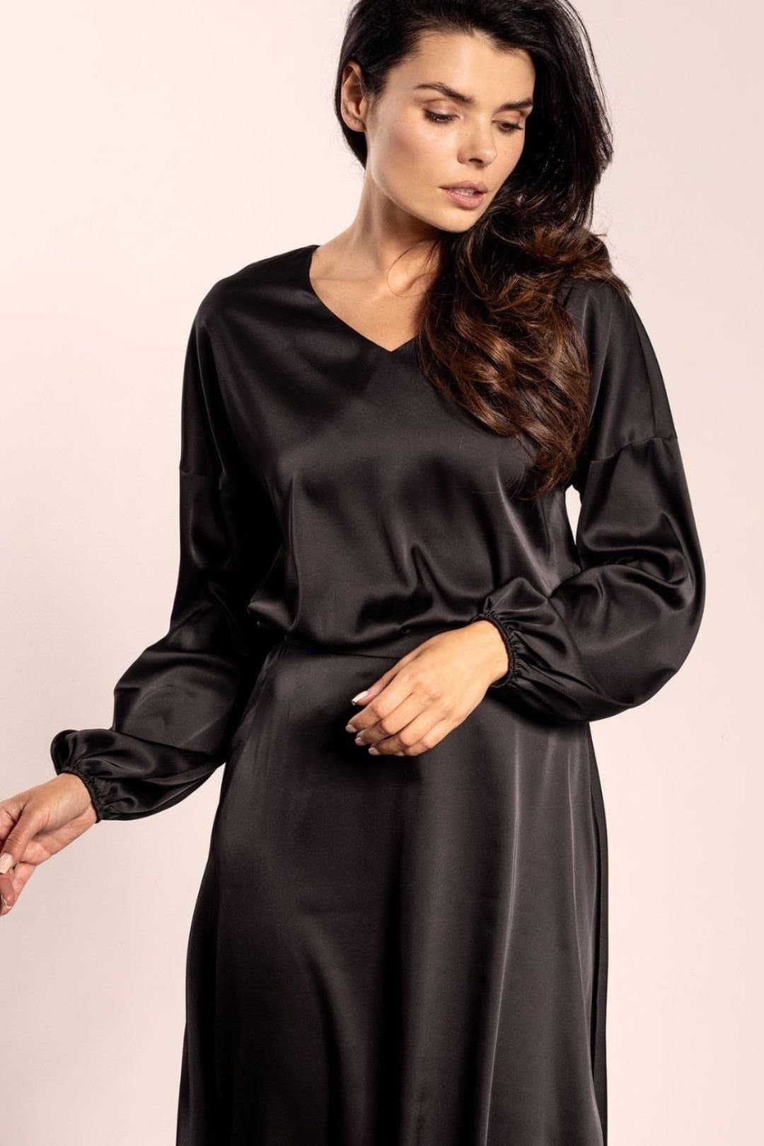 Love Lace Love Lace Women's Elegant Satin V Neck Loose Blouse in Black