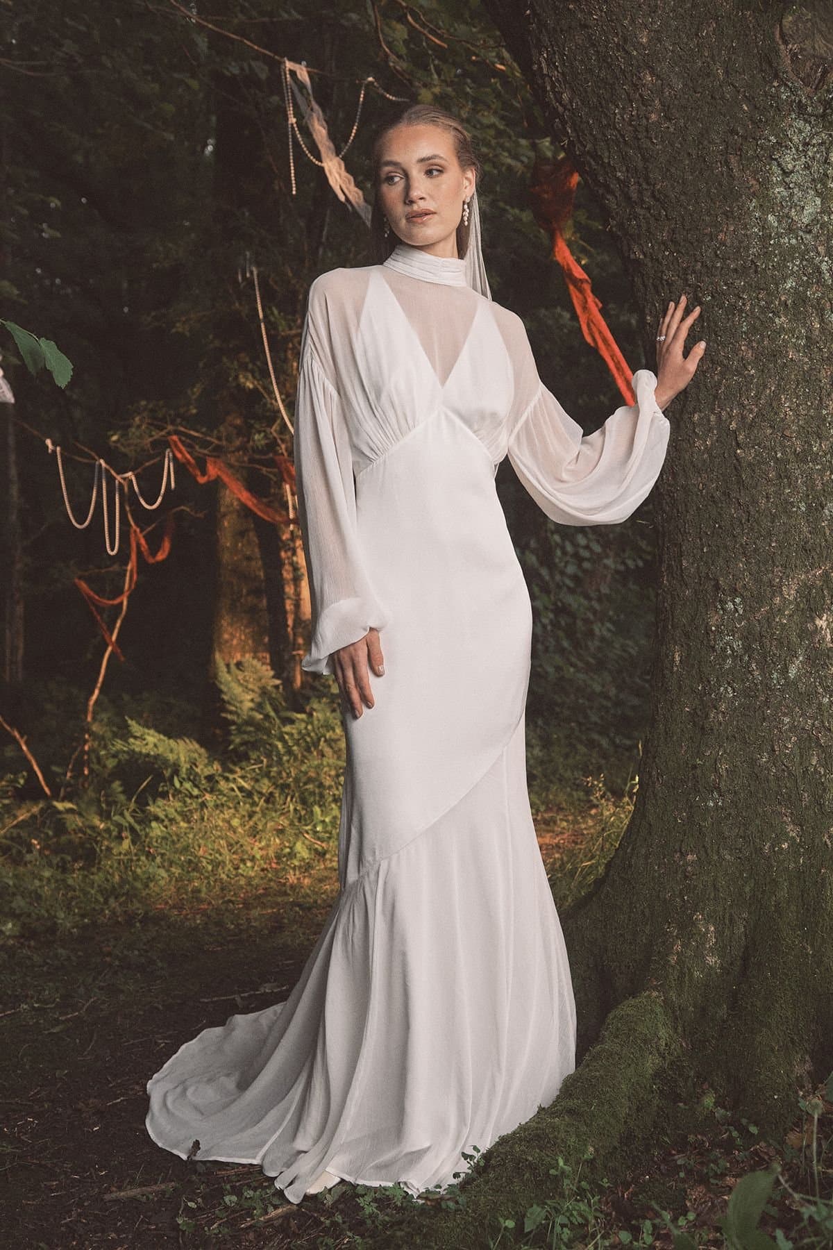 Coast Coast Women's Chiffon Overlay Bohemian Long Sleeve Maxi Wedding Dress in Ivory