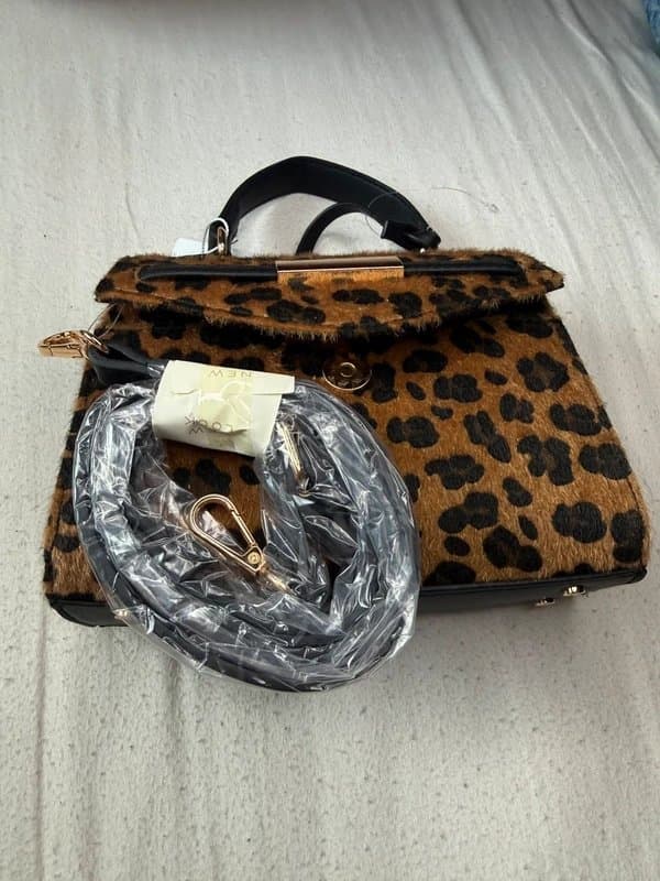 New Look New Look Leopard Print Faux Fur Grab Bag / Handbag