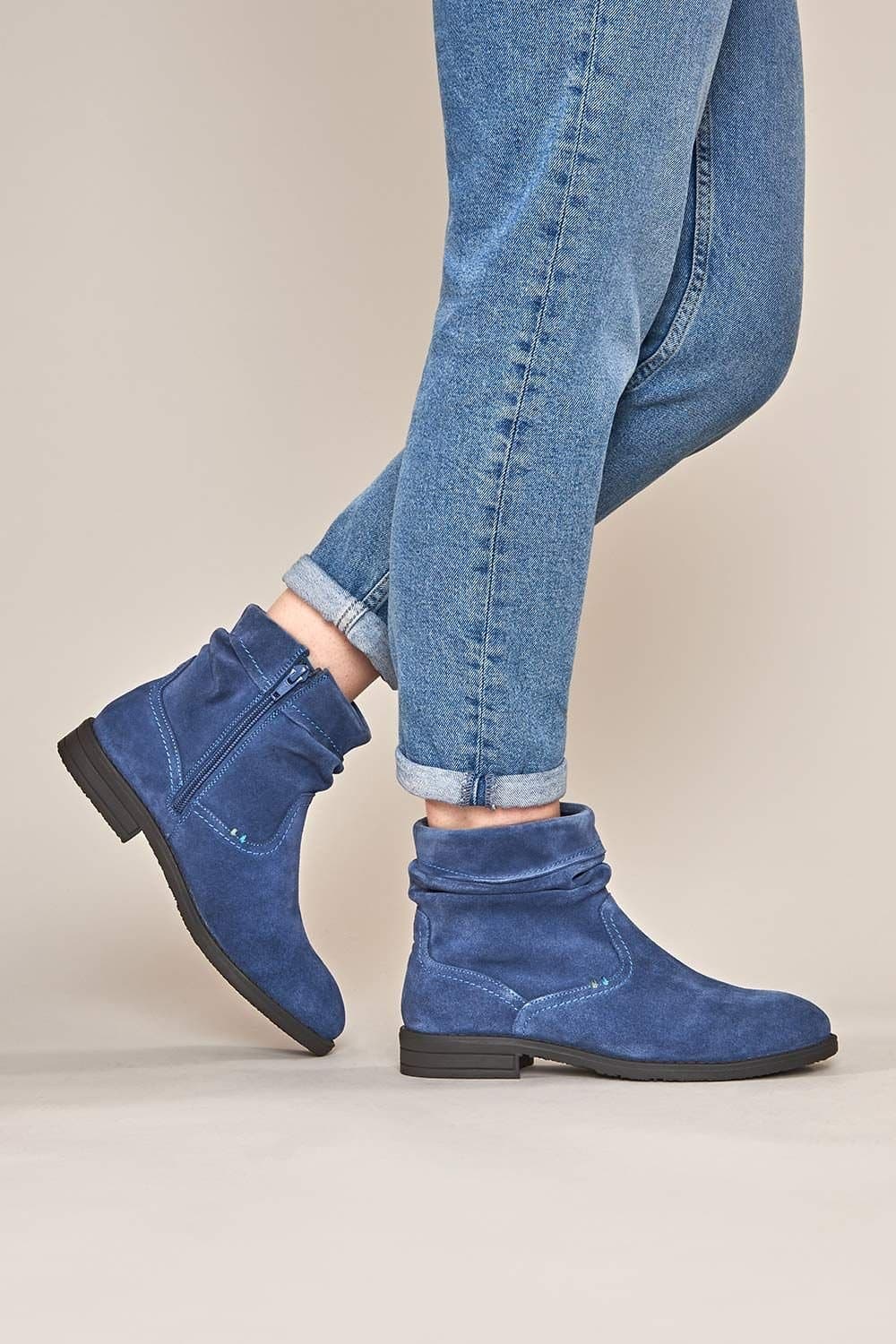 Moshulu Moshulu Women's 'Pipistrelle 3' Ruched Suede Pixie Ankle Boots in Mid Blue