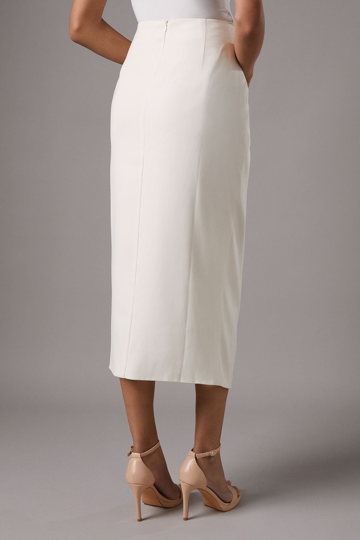 Coast Coast Women's Knot Front Wrap Skirt in Ivory - 3