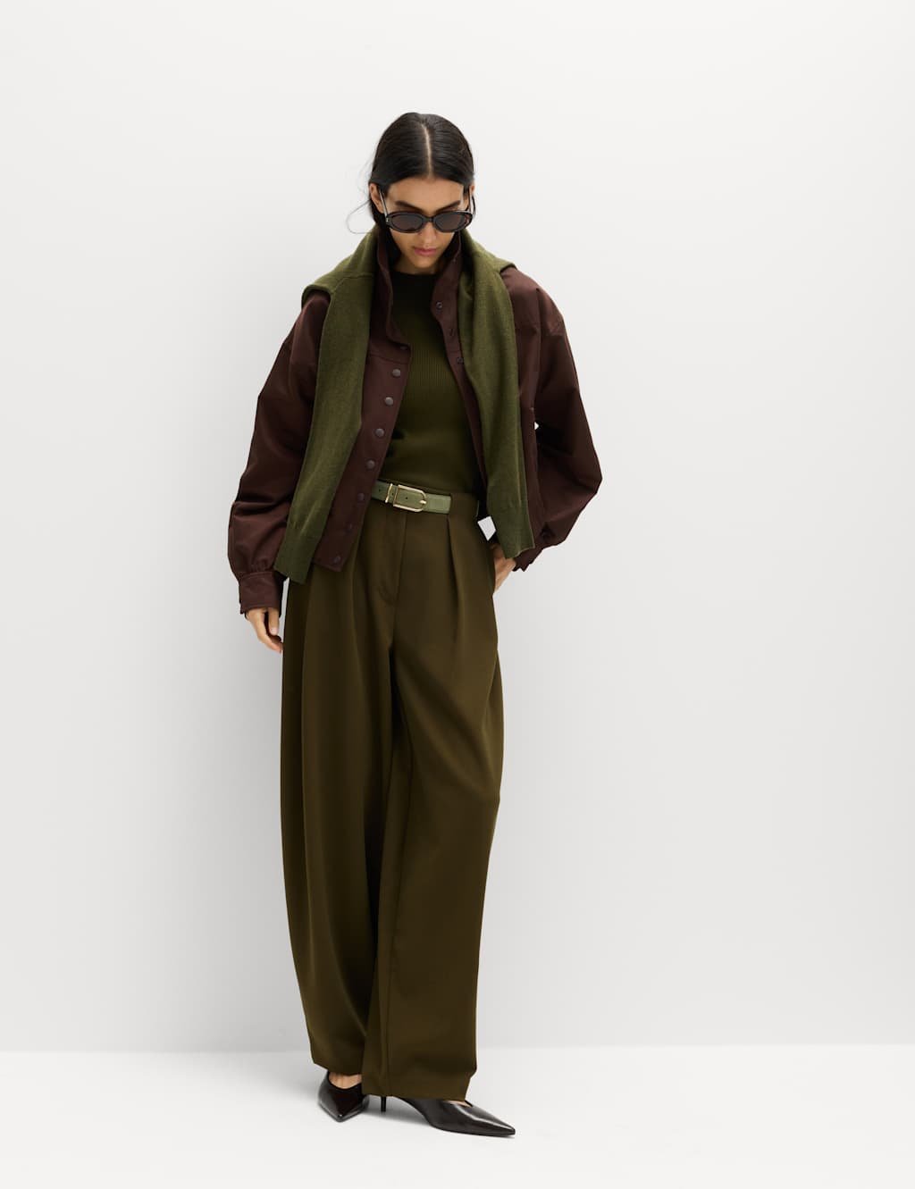 Marks & Spencer M&S Horseshoe Pleat Front Tapered Trousers Dark Khaki - 3