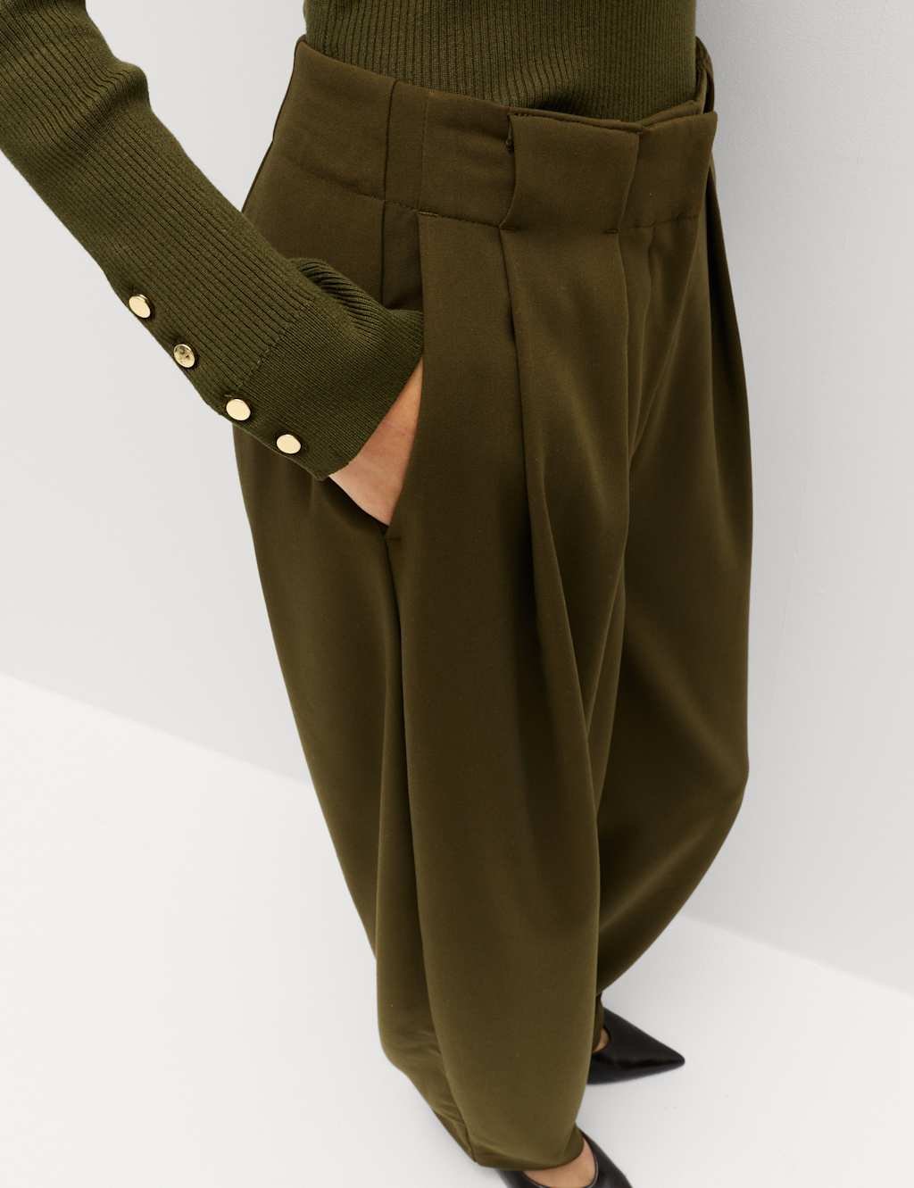 Marks & Spencer M&S Horseshoe Pleat Front Tapered Trousers Dark Khaki - 4