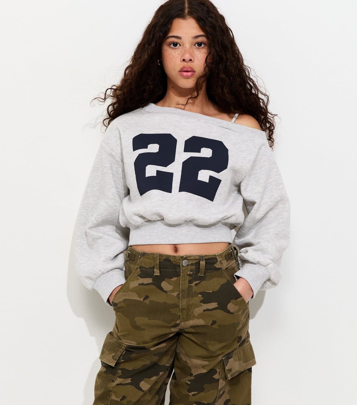 New Look Girls' Light Grey 22 Logo Off Shoulder Jumper New Look