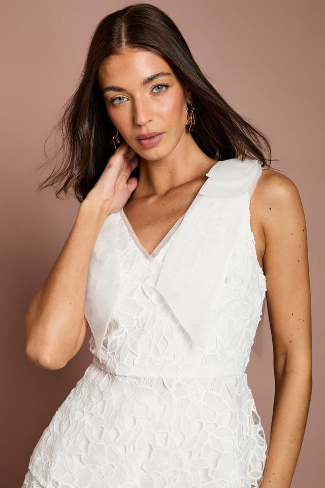 Coast Coast Women's Organza Lace Bow One Shoulder Top in Ivory - 2