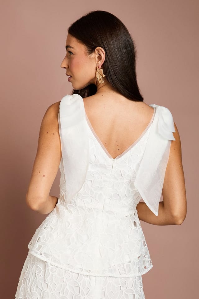 Coast Coast Women's Organza Lace Bow One Shoulder Top in Ivory - 3