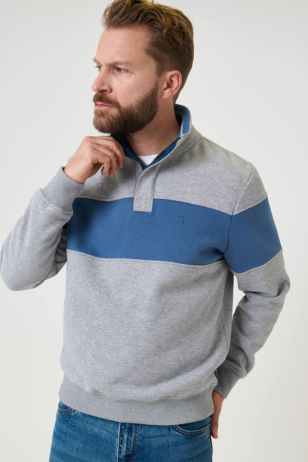 Saltwell Saltwell Men's Chest Stripe Quarter Zip Sweatshirt in Grey - 3