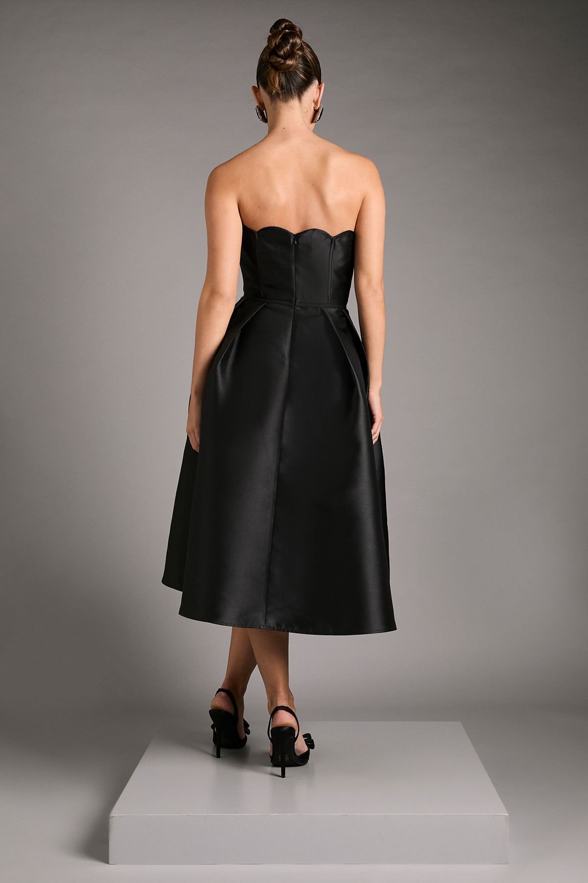 Coast Coast Women's Scalloped Strapless Midi Dress in Black - 3