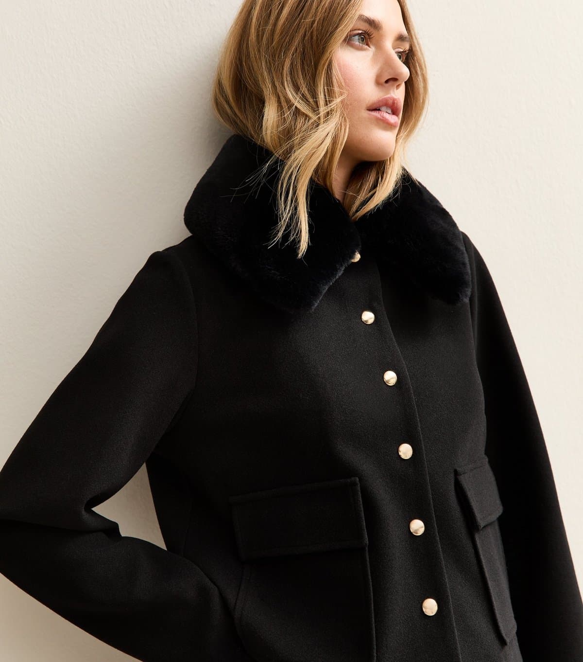 New Look Women's Black Faux Fur Collar Short Shacket New Look