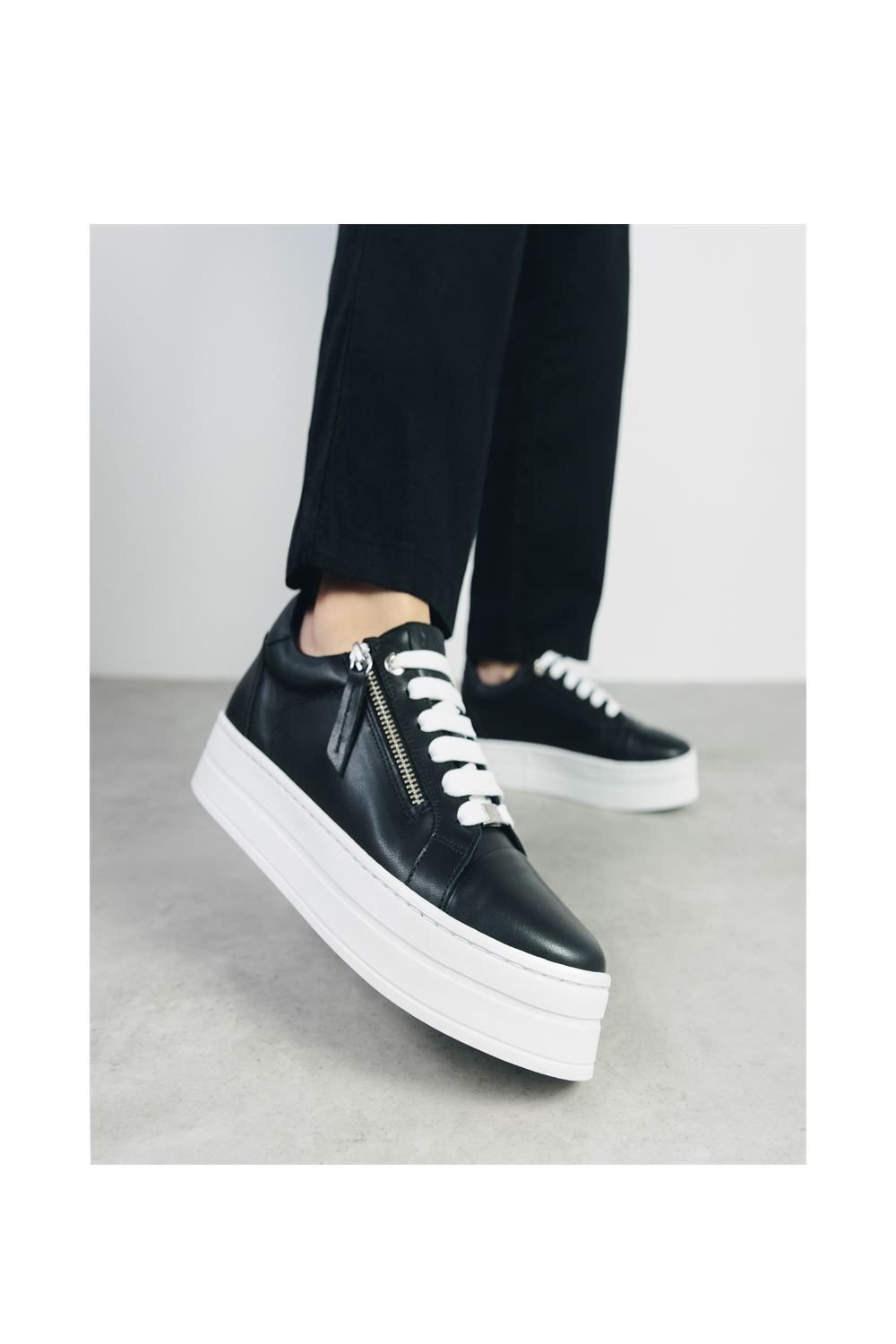 Moda In Pelle Moda In Pelle Women's 'Abbiy' Leather Casual Trainers in Black - 3