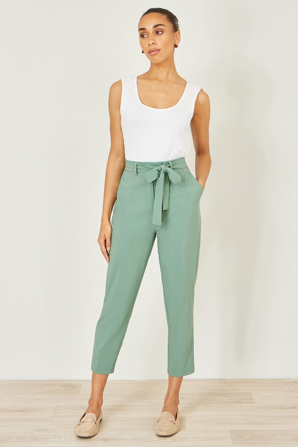 Yumi Yumi Women's Green Stretch Capri Pants With Tie Belt - 3