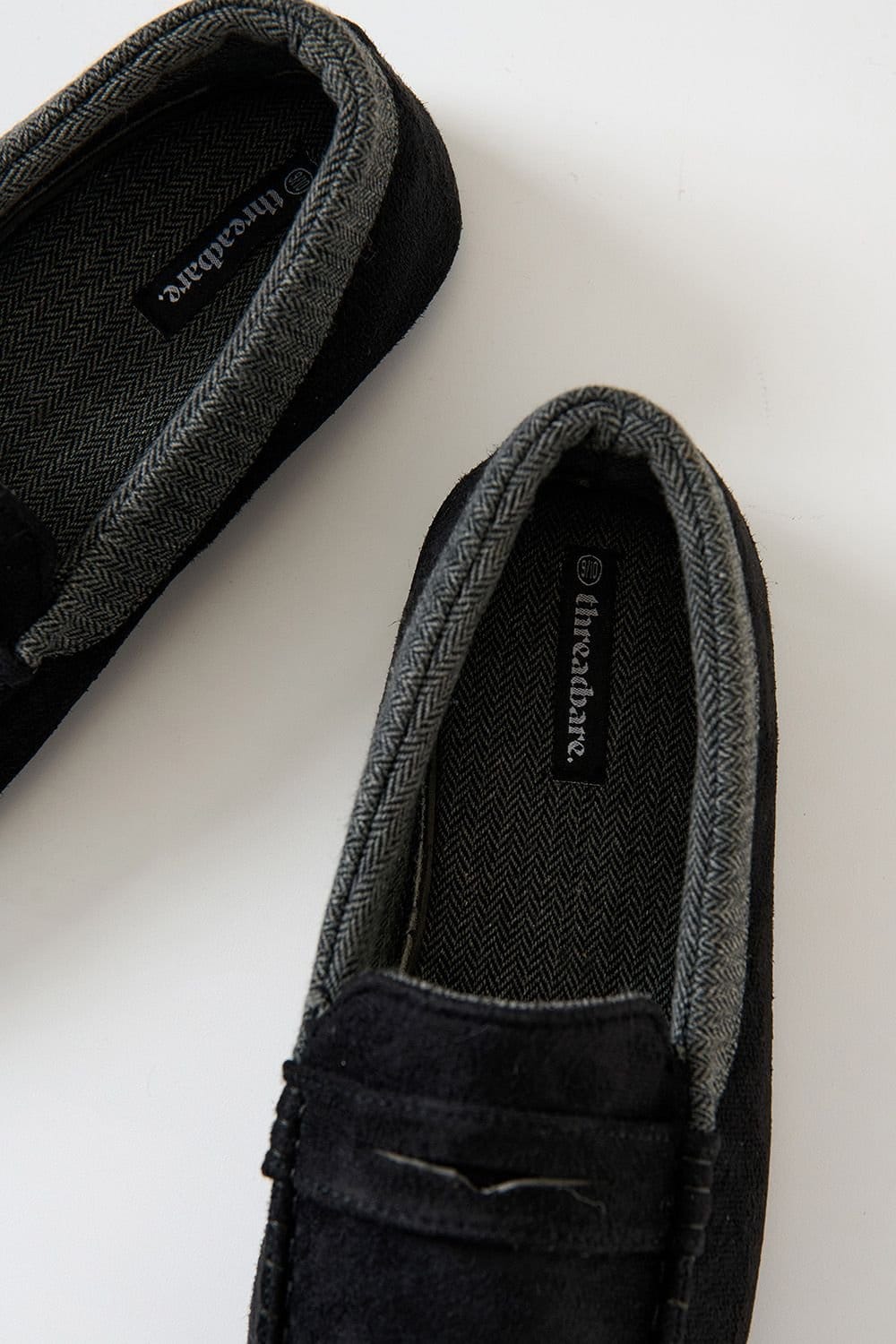 Threadbare Threadbare Men's Faux Suede Trim Moccasin Slippers in Black - 4