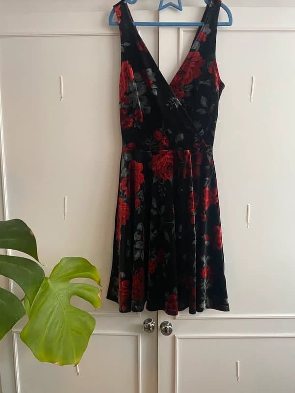 New Look Black velvet mini floral skater dress