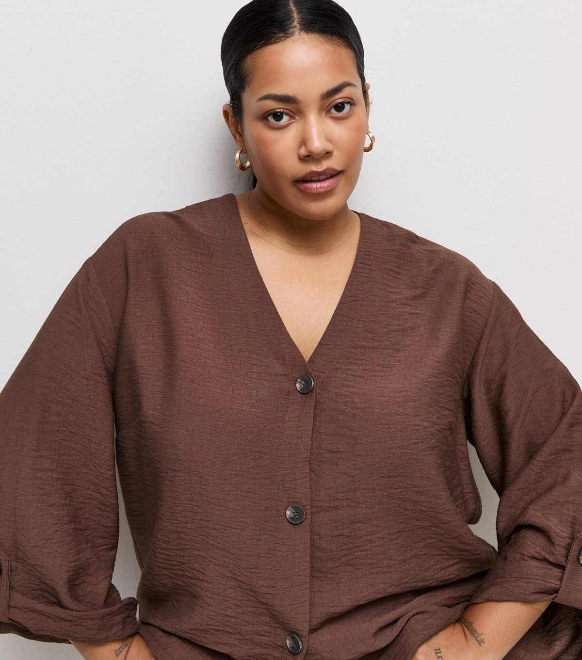 New Look Women's Plus Size Dark Brown Crinkle Texture Cropped Sleeve Shirt Curves New Look