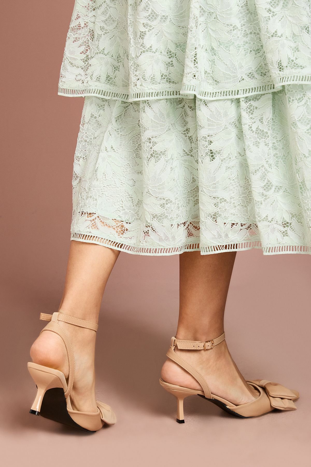 Coast Coast Women's Cristina Satin Bow Pointed Kitten Heel Court Shoes in Beige - 3