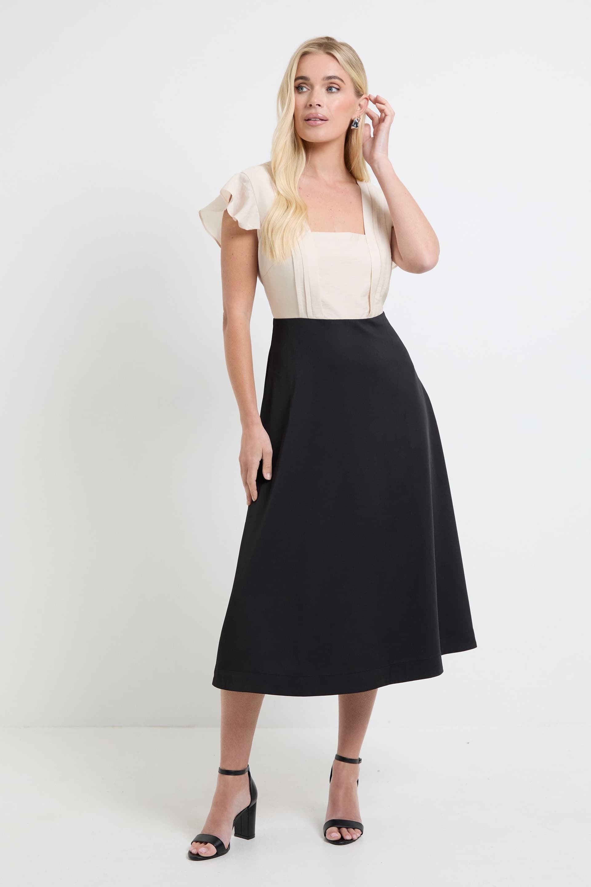 Wallis Wallis Women's Petite Contrast Ruffle Sleeve Midi Dress in Black