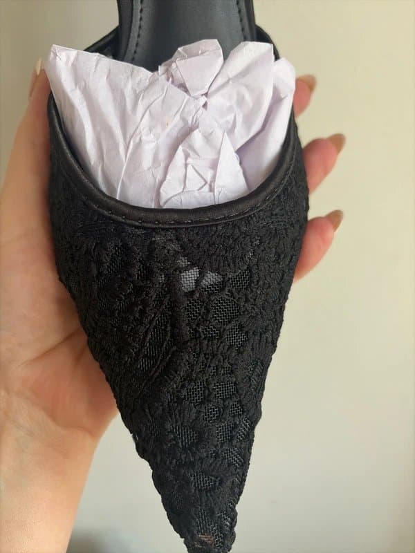 Source Unknown Women’s lace heels size eu41