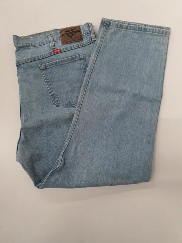 Wrangler Wrangler relaxed jeans 42W 30L brand new Wranglers (10159)