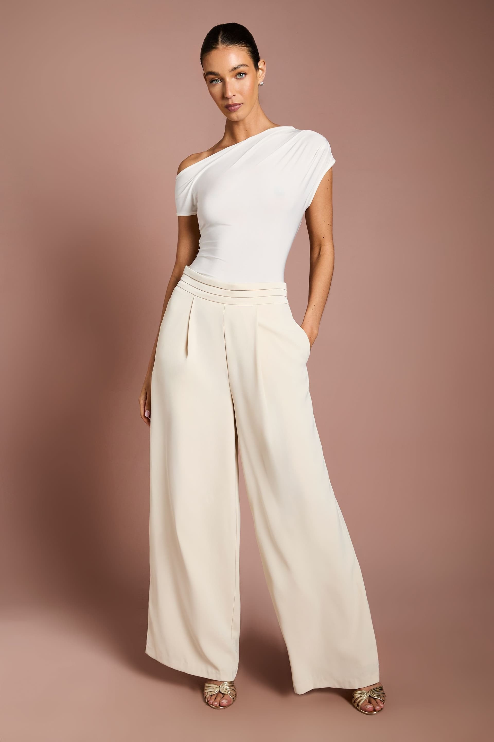 Coast Coast Women's Pleated Waistband Satin Wide Leg Trouser in Champagne