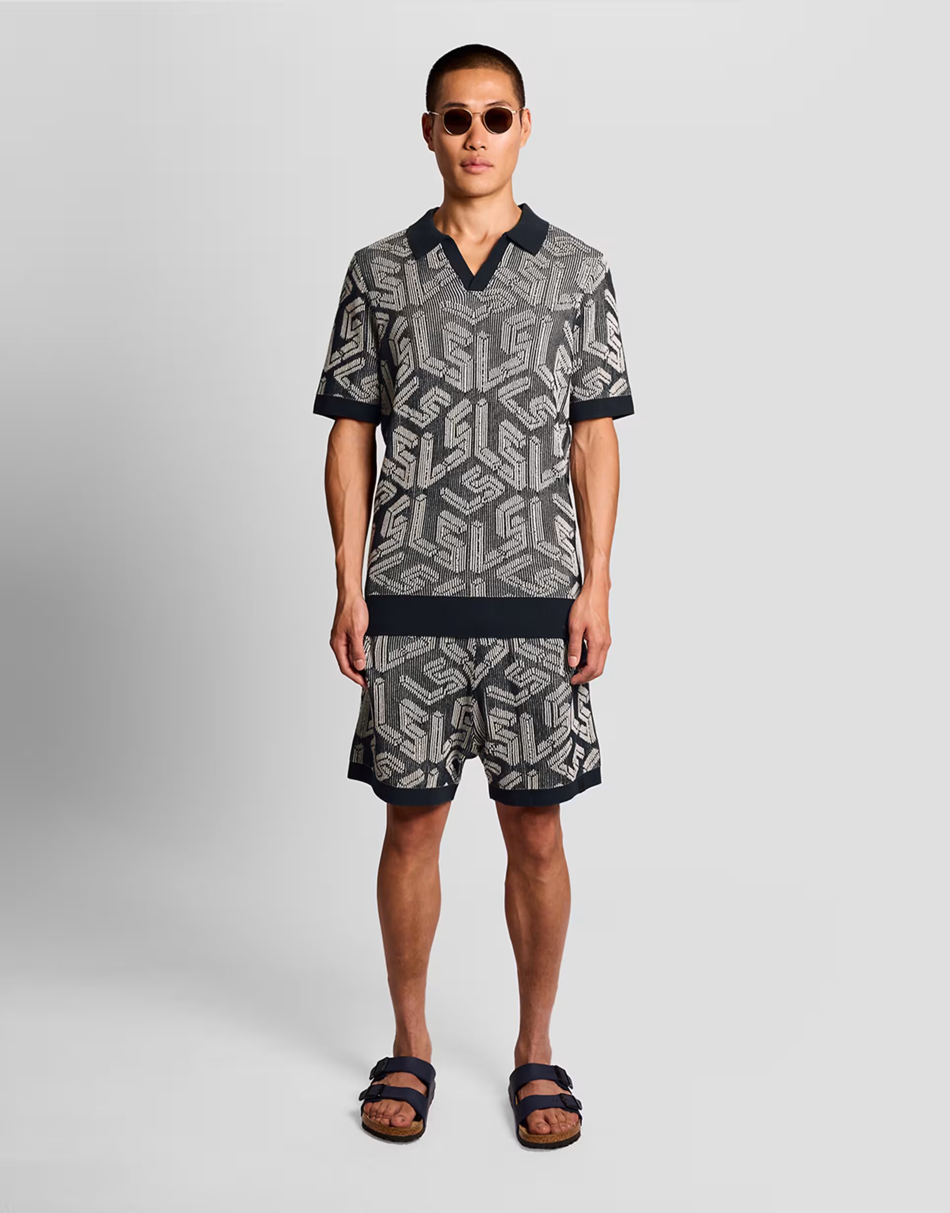 ASOS Lyle & Scott Mid knits ribbed emblem knitted polo in x336 dark navy/ cove - 1