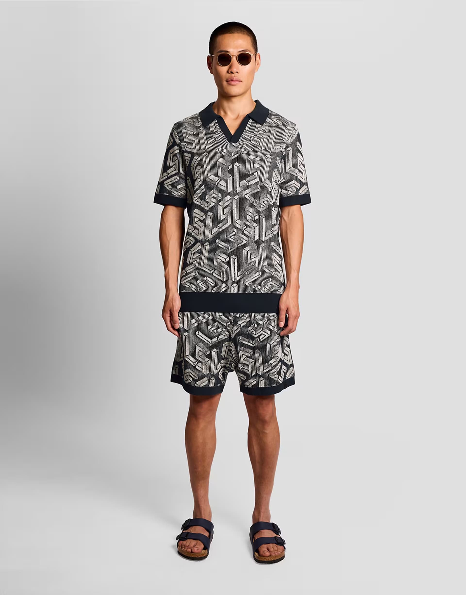 ASOS Lyle & Scott Mid knits ribbed emblem knitted polo in x336 dark navy/ cove