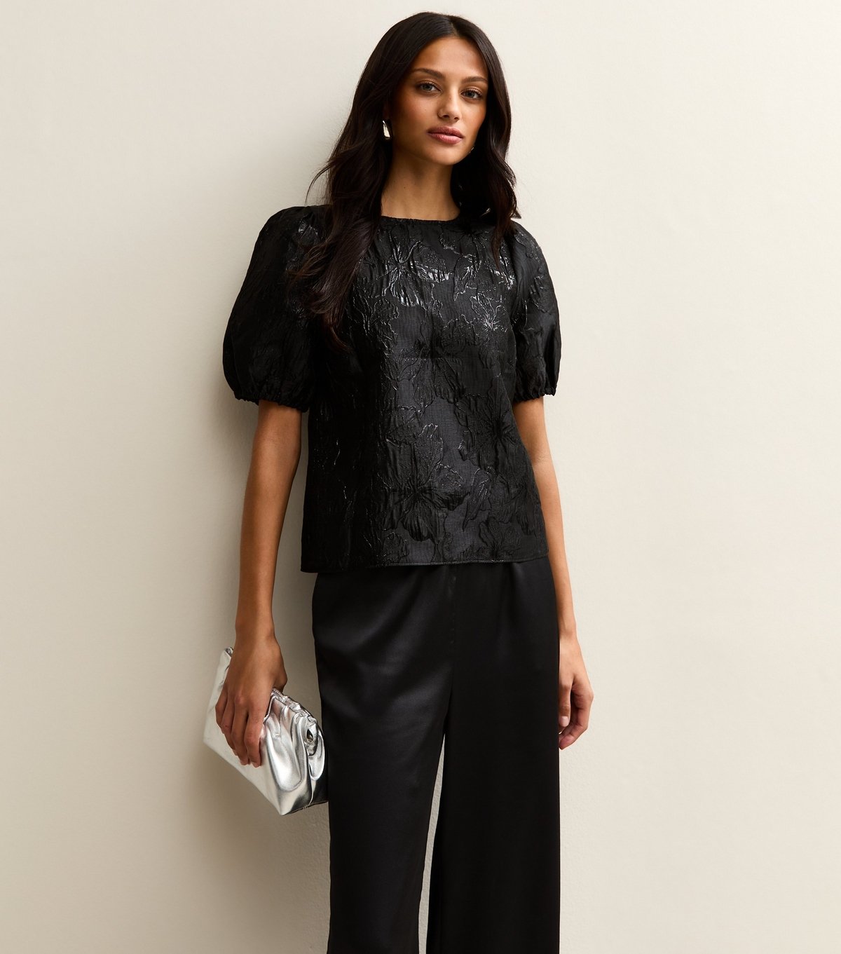 New Look Women's Black Floral Jacquard Short Sleeve Top New Look - 2