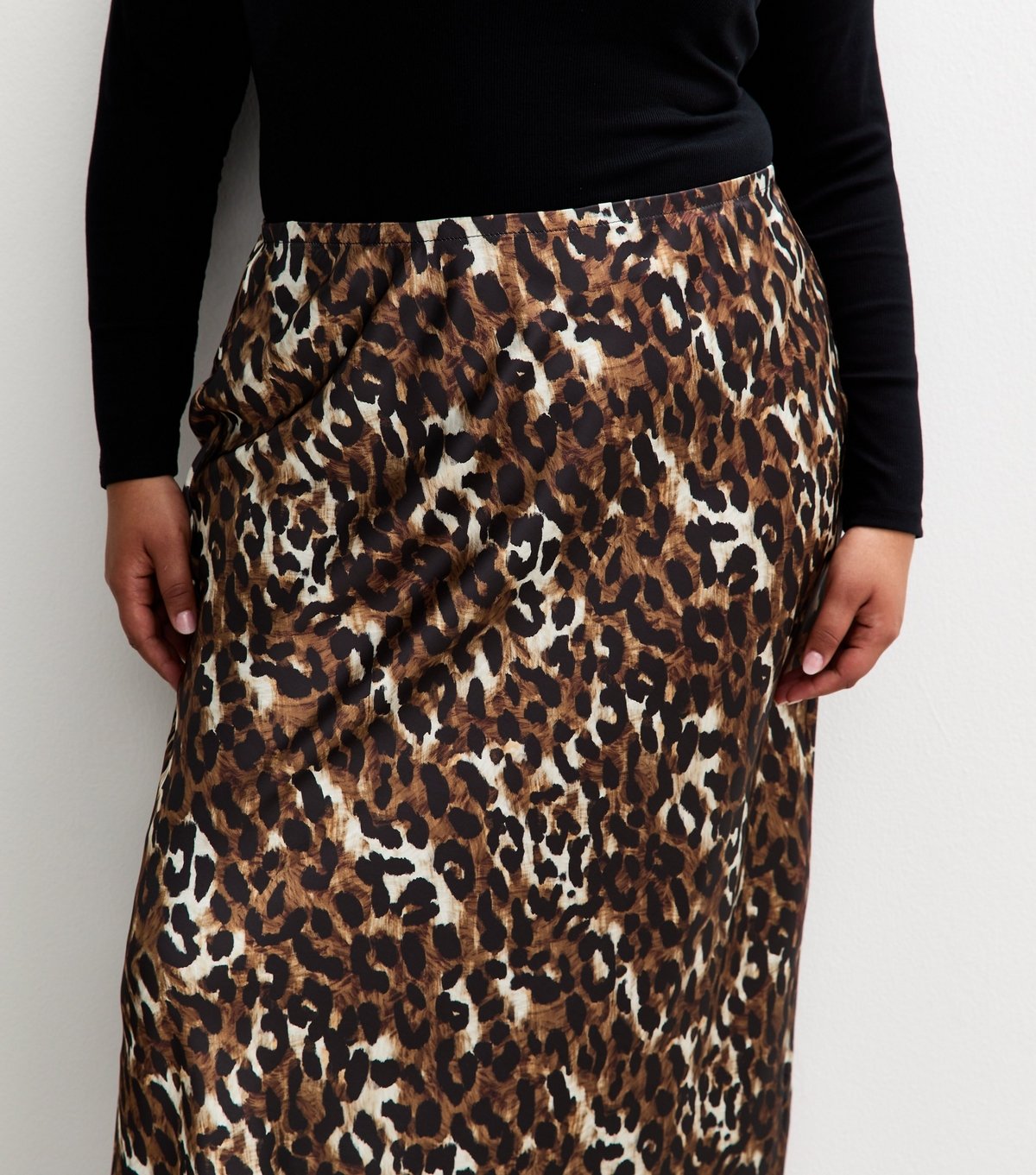 New Look Women's Plus Size Brown Leopard Print Bias Cut Midi Skirt Curves New Look - 2