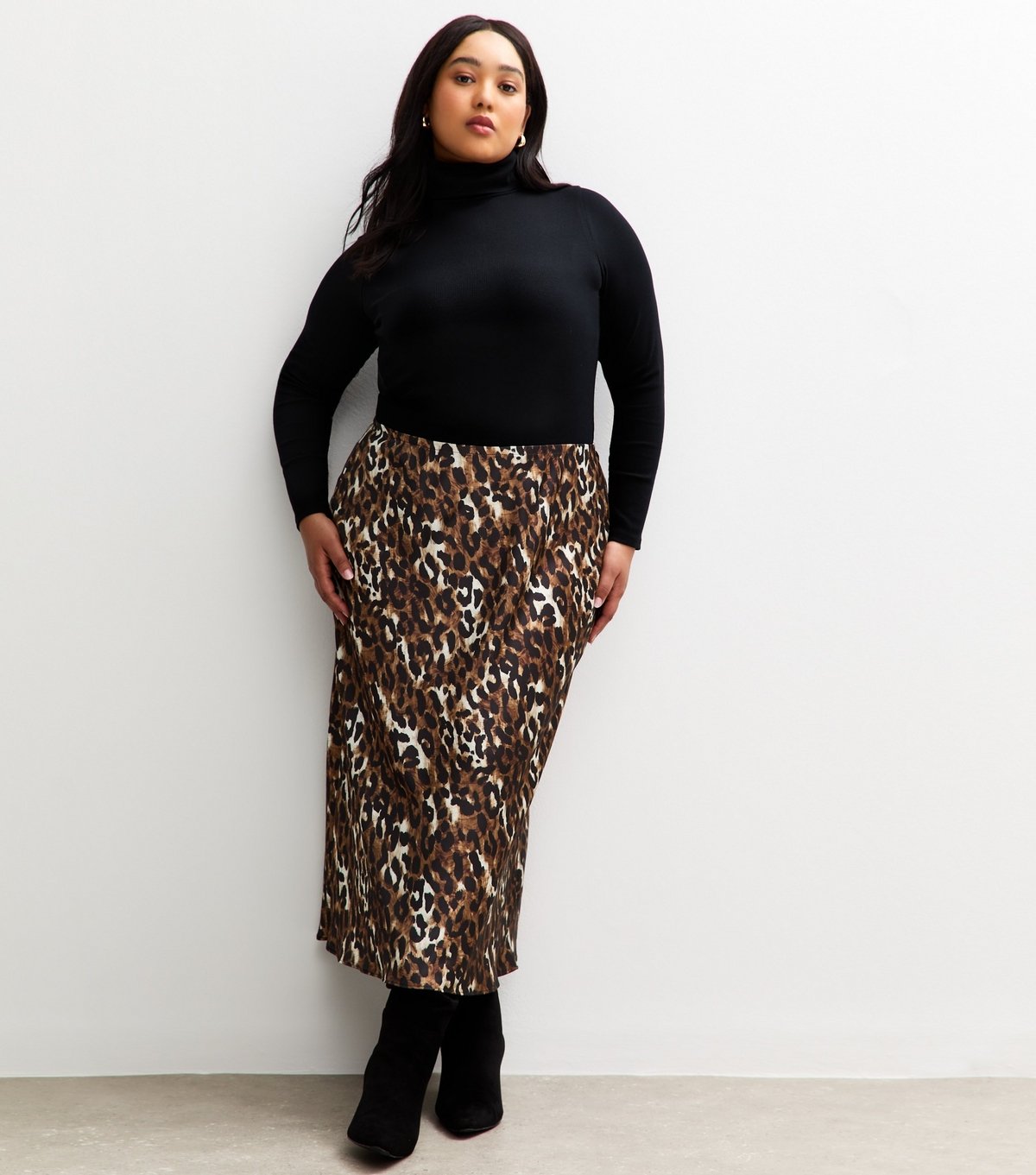 New Look Women's Plus Size Brown Leopard Print Bias Cut Midi Skirt Curves New Look - 3