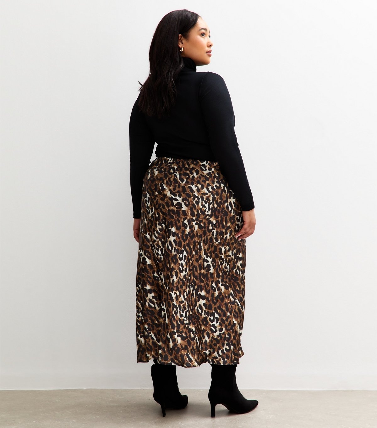 New Look Women's Plus Size Brown Leopard Print Bias Cut Midi Skirt Curves New Look - 4