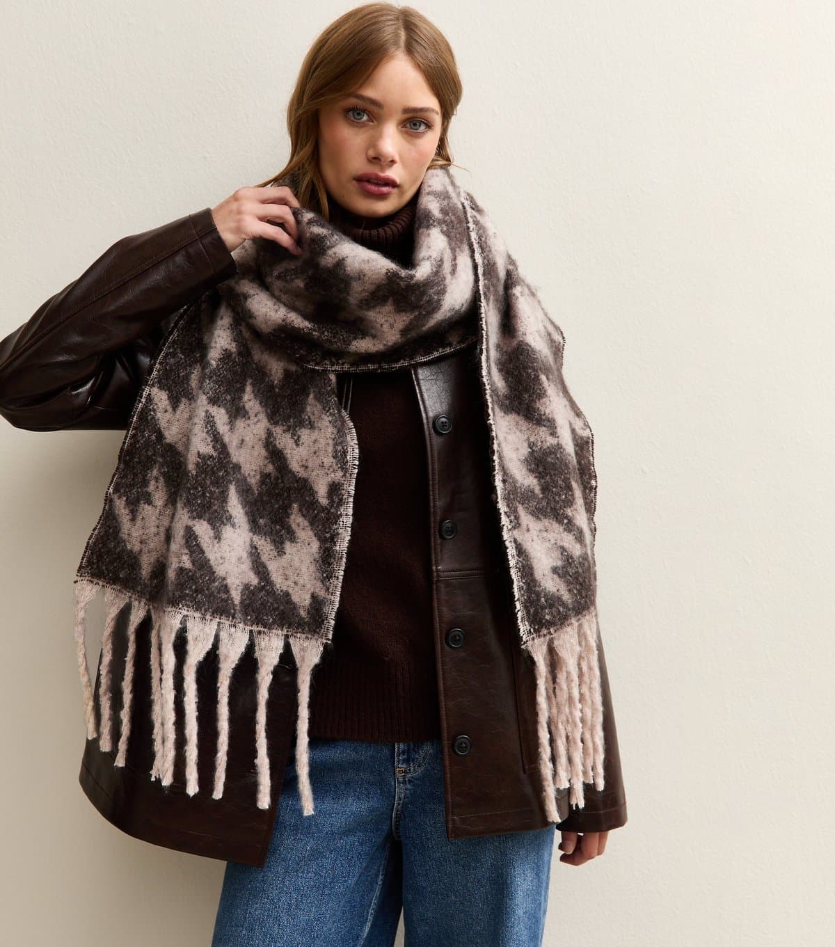 New Look New Look Brown Dogtooth Pattern Knit Scarf
