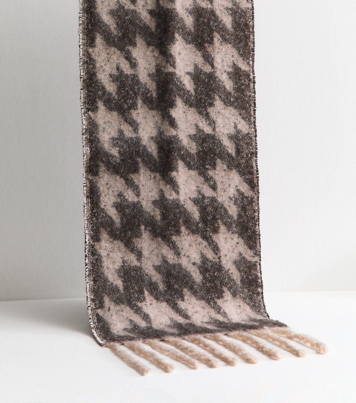 New Look Brown Dogtooth Pattern Knit Scarf New Look - 2