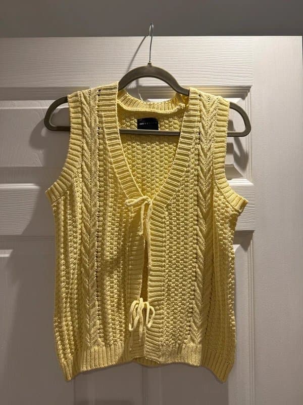 ASOS Design ASOS Design cable knitted tie front vest